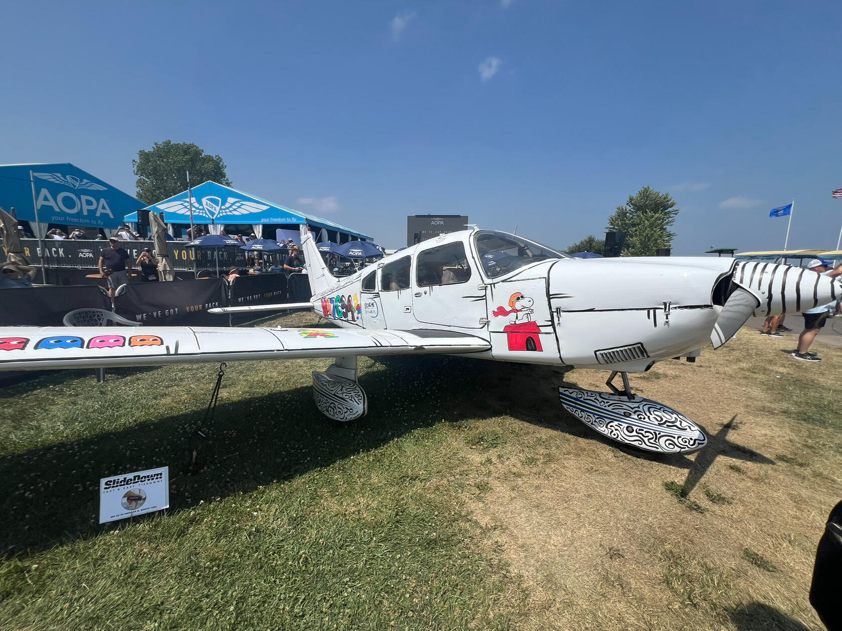 A Piper Archer II that an artist was drawing on the entire week. It's a giveaway prize next year.