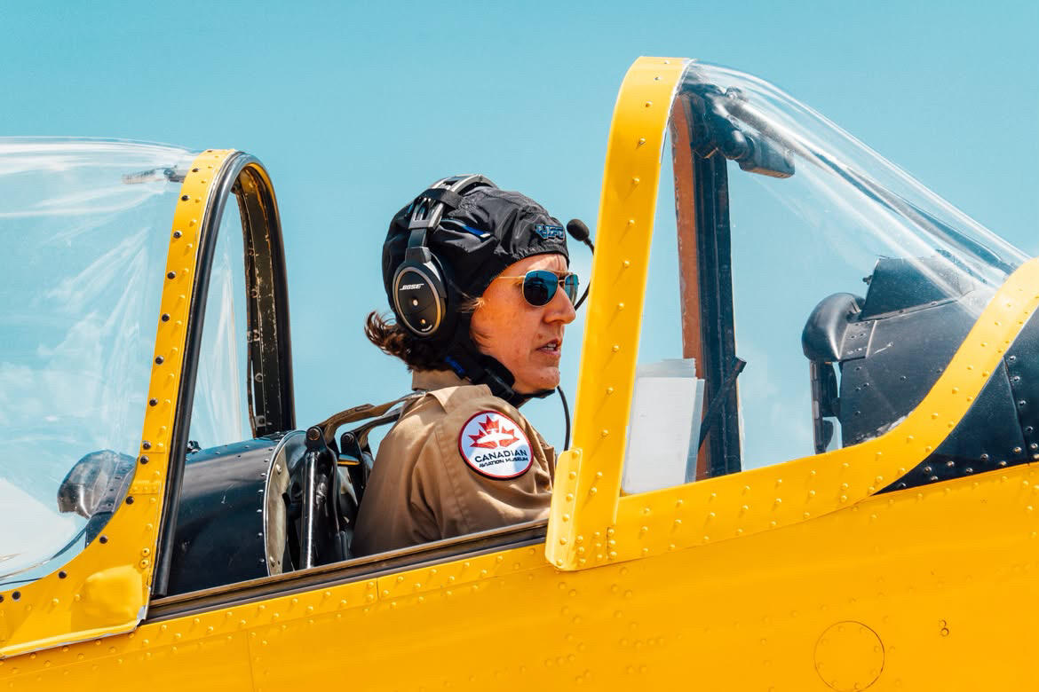 Katie completing checklist items in 054. Image taken by AOPA photographer Jake Teague.